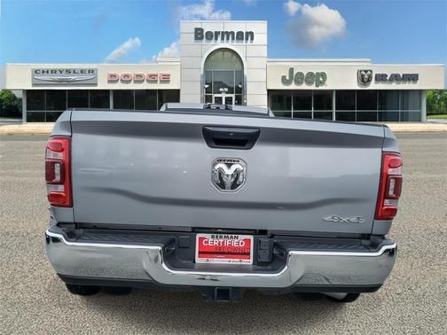 2024 RAM 3500 Tradesman Crew Cab 4x4 8' Box
