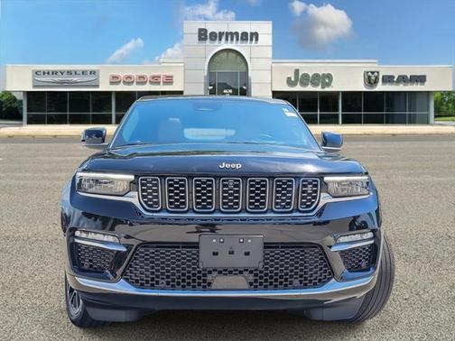 2022 Jeep Grand Cherokee Summit