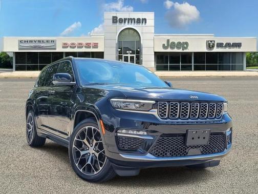2022 Jeep Grand Cherokee Summit