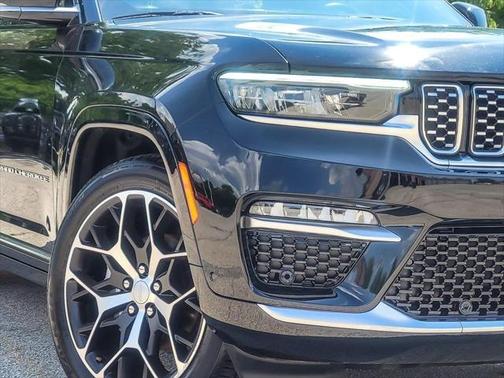 2022 Jeep Grand Cherokee Summit