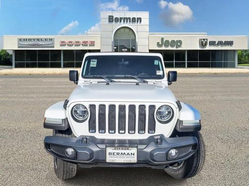 Bright White Clearcoat 2021 Jeep Wrangler Unlimited Sahara