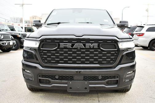 Diamond Black Crystal Pearlcoat 2026 RAM 1500 Big Horn/Lone Star