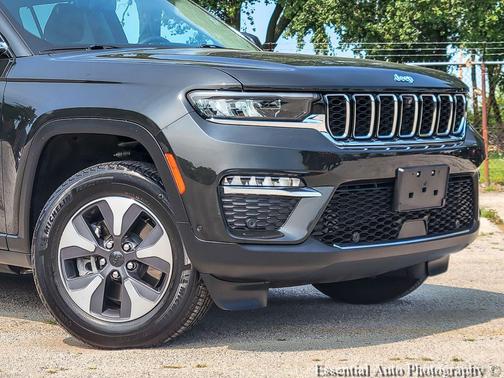 Rocky Mountain Pearlcoat 2023 Jeep Grand Cherokee 4xe Base