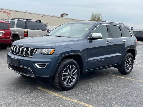 Photo 4 of 32 of 2019 Jeep Grand Cherokee Limited
