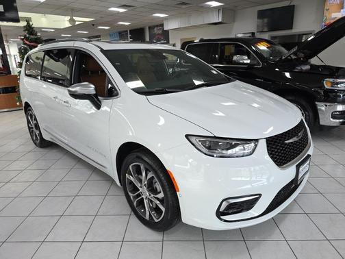 2026 Chrysler Pacifica L