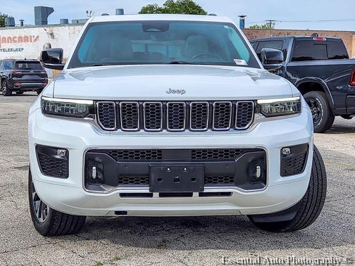 Bright White Clearcoat 2022 Jeep Grand Cherokee Overland