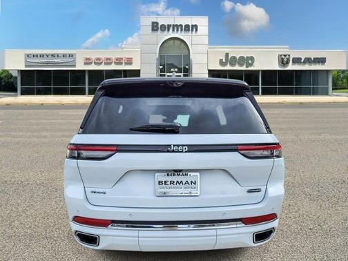 Bright White Clearcoat 2022 Jeep Grand Cherokee Overland