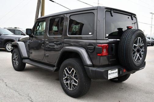 2026 Jeep Wrangler 4-Door Sahara 4x4