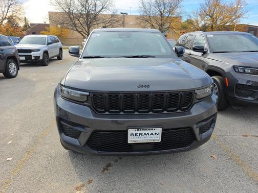 2025 Jeep Grand Cherokee Laredo