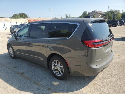 2025 Chrysler Pacifica L
