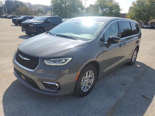2025 Chrysler Pacifica L