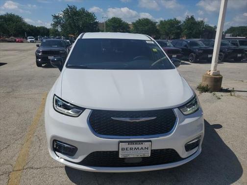 2025 Chrysler Pacifica L