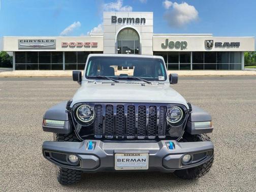 Bright White Clearcoat 2023 Jeep Wrangler 4xe Willys