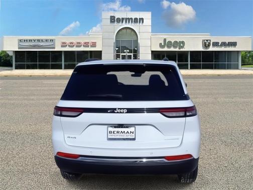 2025 Jeep Grand Cherokee Laredo