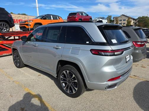 2025 Jeep Grand Cherokee Overland