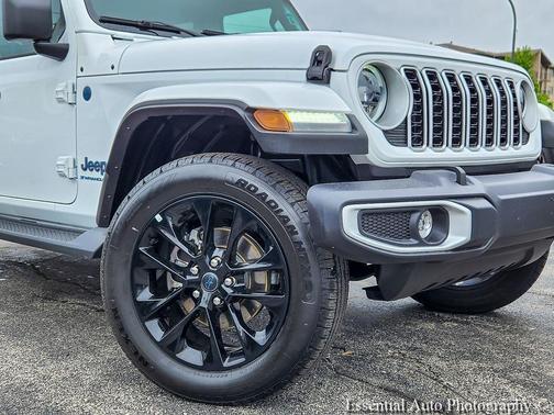 Bright White Clearcoat 2025 Jeep Wrangler 4xe Sahara