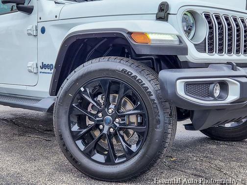 Bright White Clearcoat 2025 Jeep Wrangler 4xe Sahara