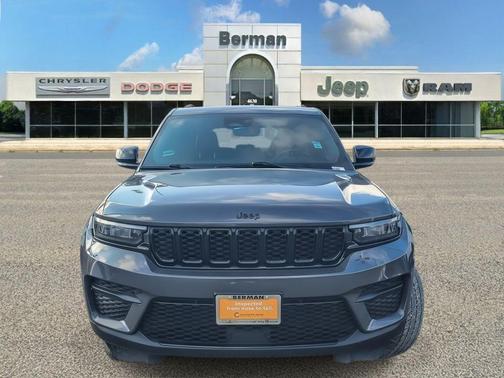 2022 Jeep Grand Cherokee Altitude