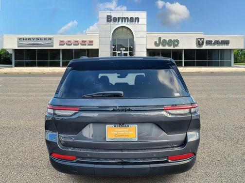 2022 Jeep Grand Cherokee Altitude