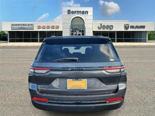 2022 Jeep Grand Cherokee Altitude