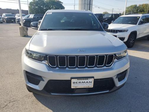 2025 Jeep Grand Cherokee Laredo