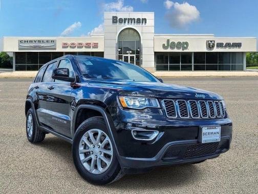 Diamond Black Crystal Pearlcoat 2021 Jeep Grand Cherokee Laredo