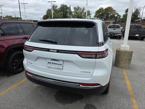 2025 Jeep Grand Cherokee Laredo