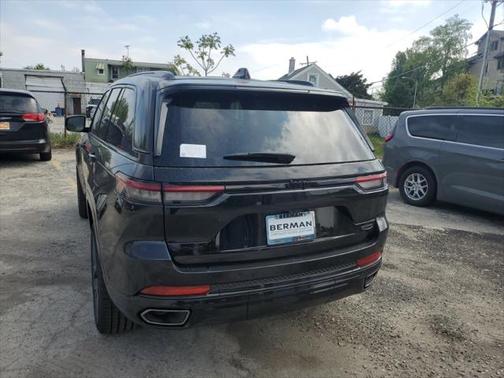 2025 Jeep Grand Cherokee Summit