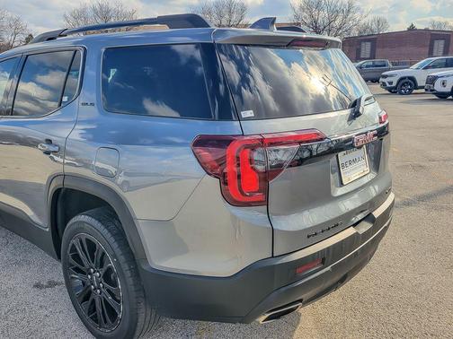 2022 GMC Acadia AWD SLE