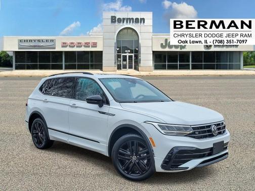 White Pearl 2022 Volkswagen Tiguan 2.0T SE R-Line Black 4MOTION