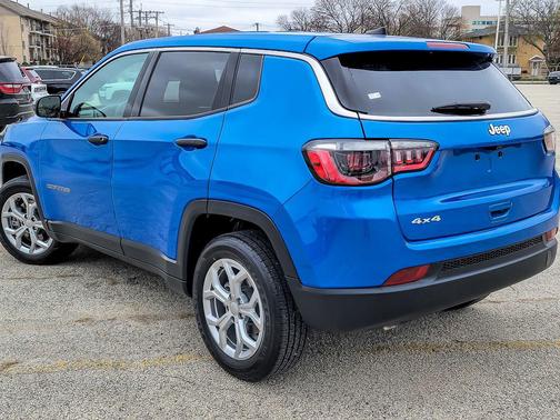 Hydro Blue Pearlcoat 2024 Jeep Compass Sport