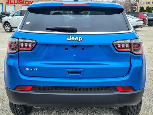 Hydro Blue Pearlcoat 2024 Jeep Compass Sport