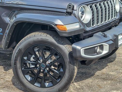 Granite Crystal Metallic Clearcoat 2025 Jeep Wrangler 4xe Sahara
