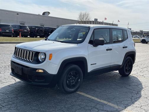 Photo 3 of 18 of 2017 Jeep Renegade Sport