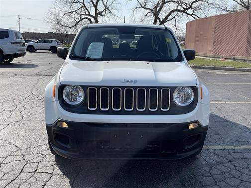 Photo 2 of 18 of 2017 Jeep Renegade Sport