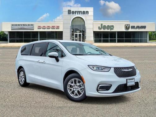 Bright White Clearcoat 2023 Chrysler Pacifica Touring L