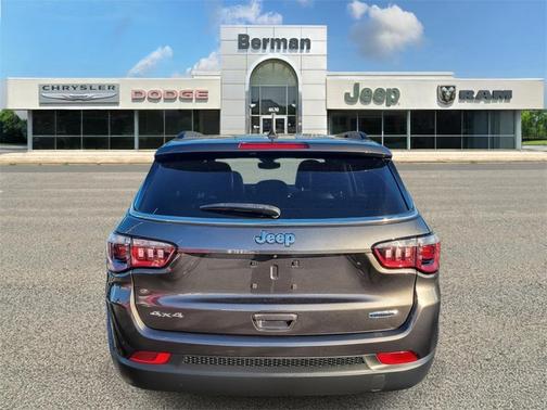 2023 Jeep Compass Latitude Lux