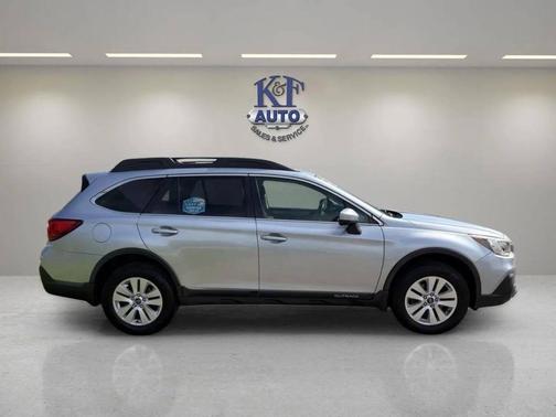 Ice Silver Metallic 2018 Subaru Outback 2.5i Premium