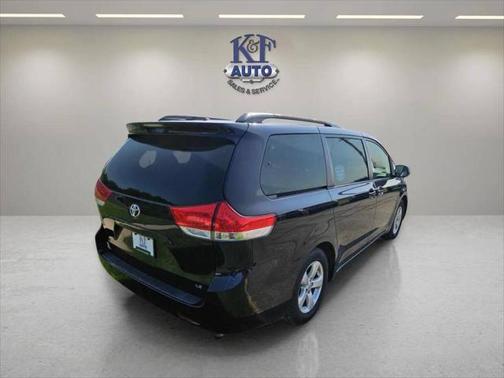 2013 Toyota Sienna LE