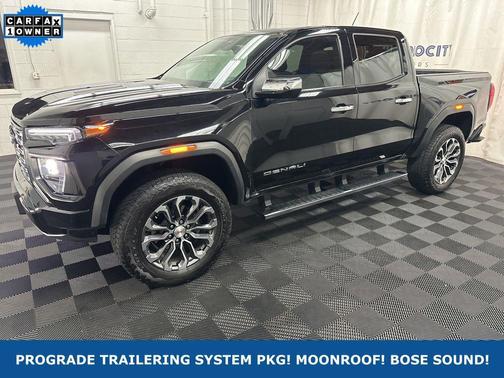 Onyx Black 2024 GMC Canyon Denali