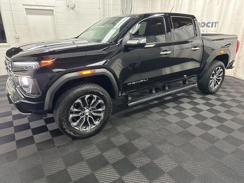 2024 GMC Canyon Denali