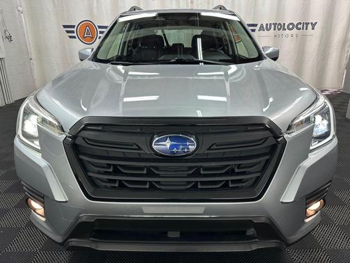 Ice Silver Metallic 2022 Subaru Forester Limited