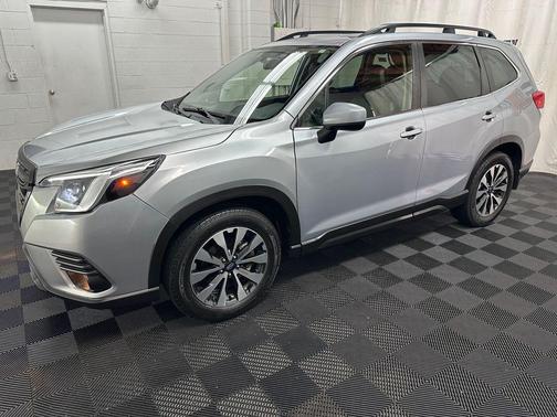 Ice Silver Metallic 2022 Subaru Forester Limited