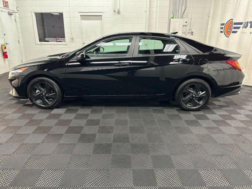 Onyx Black 2023 Hyundai ELANTRA HEV Blue