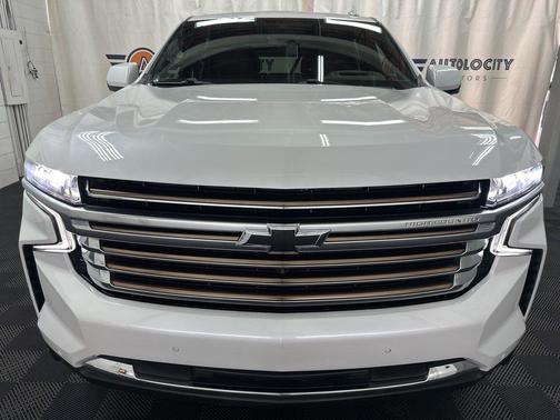 Iridescent Pearl Tricoat 2023 Chevrolet Tahoe 4WD High Country