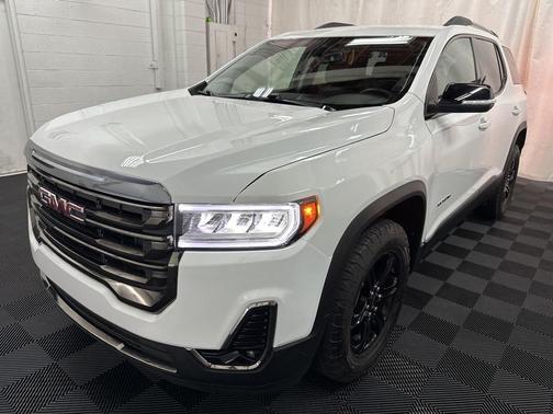 2023 GMC Acadia AWD AT4