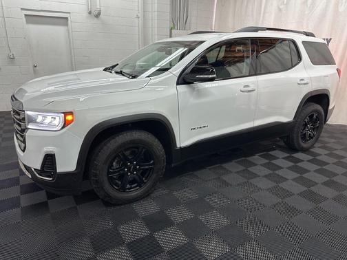 2023 GMC Acadia AWD AT4