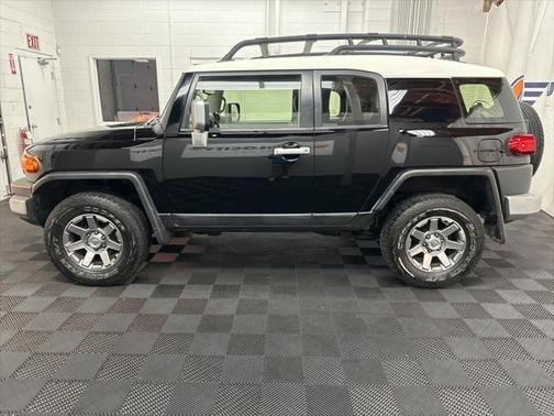 2014 Toyota FJ Cruiser Base