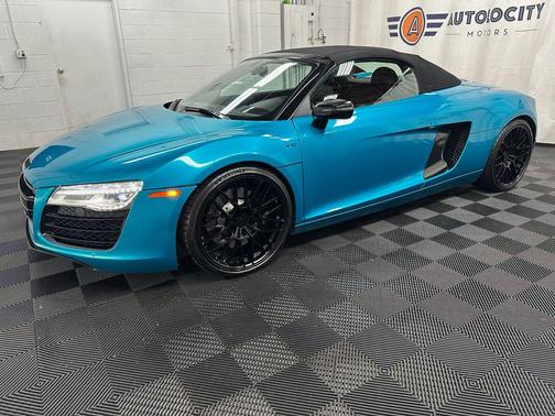 Daytona Gray Pearl 2014 Audi R8 4.2 Spyder quattro