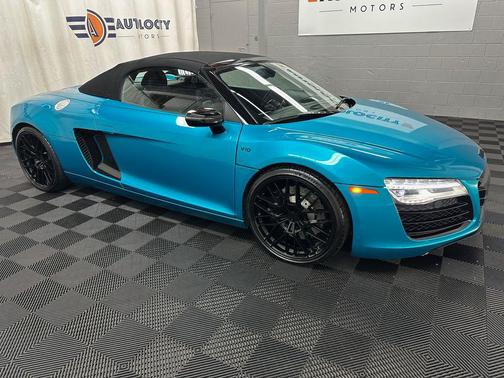 Daytona Gray Pearl 2014 Audi R8 4.2 Spyder quattro